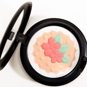 BNIB LE MAC PEARLMATTE FACE POWDER